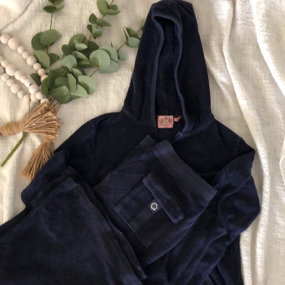 Navy Blue Juicy Couture track suit!